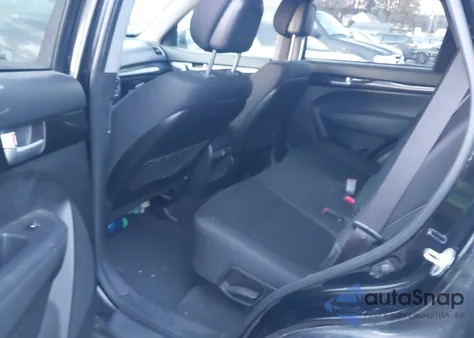 2015 Kia Sorento Lx z USA, uszkodzony, nr VIN 5XYKT3A68FG579598